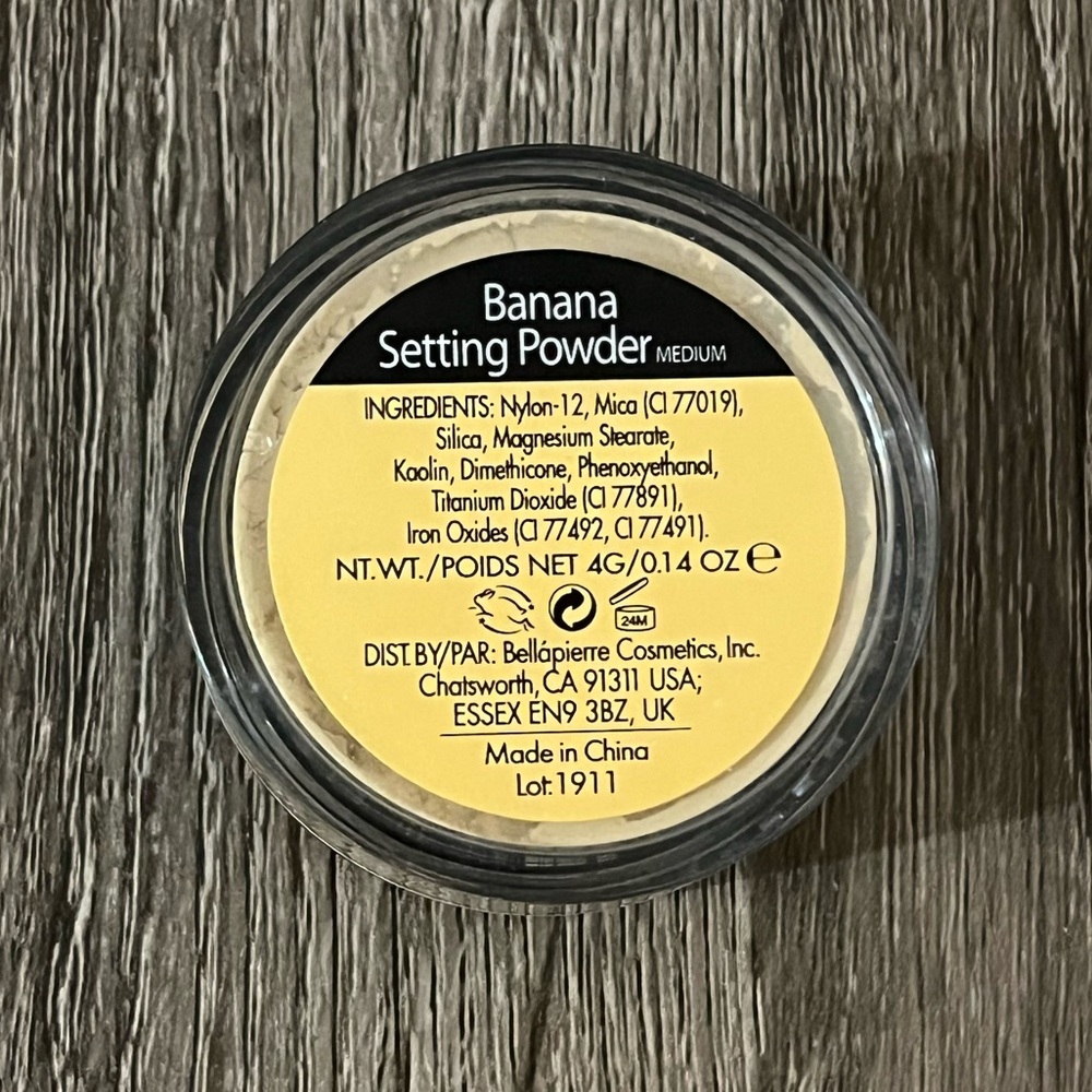 Bellapierre Banana Setting Powder In Medium Shade - Picture 3 of 3